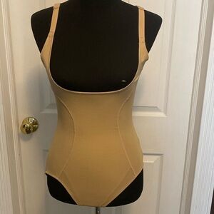 Maidenform Shapewear Bodysuit Open Bust Body Shaper Tan Sz XL NWOT